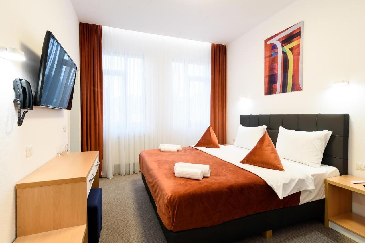 Hotel Urban บายามาเร ภายนอก รูปภาพ